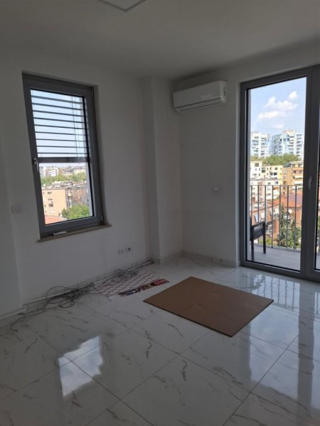 Shqiperi, jepet me qera apartament 1+1+Ballkon Kati 7, 700 € 