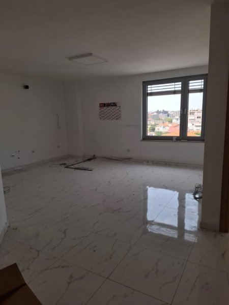 Shqiperi, jepet me qera apartament 1+1+Ballkon Kati 7, 700 € 
