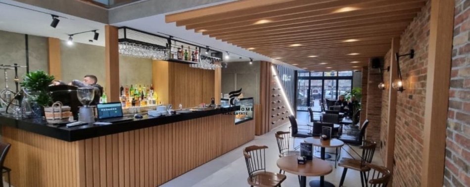 Tirane, jepet me qera ambjent biznesi Kati 0, 136 m² 1.350 € (PORCELAN)