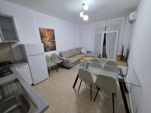 Tirane, jepet me qera apartament 1+1 Kati 4, 64 m² 650 € (ISH EKSPOZITA)