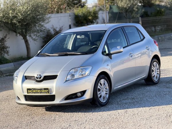 Durres, shitet makine TOYOTA AURIS 1.4 Nafte, gri metalizato manuale Klima