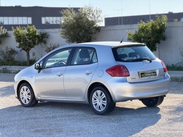 Durres, shitet makine TOYOTA AURIS 1.4 Nafte, gri metalizato manuale Klima