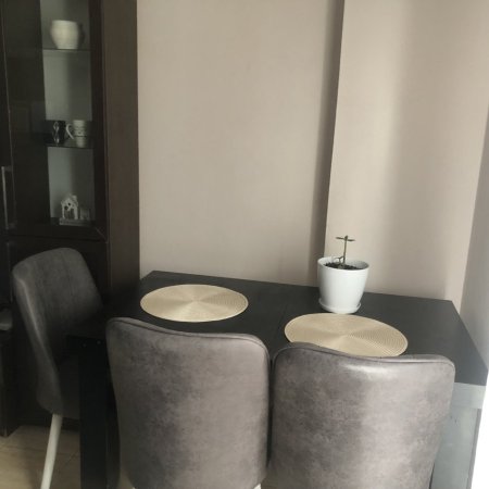 Tirane, jepet me qera apartament 1+1+Ballkon Kati 6, 85 m² 600 € (Rruga Gjon Buzuku)