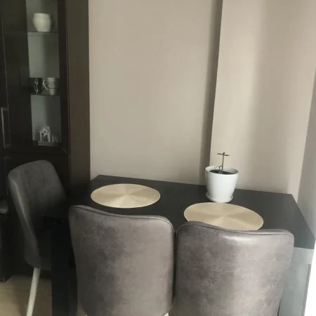 Tirane, jepet me qera apartament 1+1+Ballkon Kati 6, 85 m² 600 € (Rruga Gjon Buzuku)