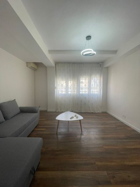 Tirane, jepet me qera apartament 1+1+Aneks Kati 3, 70 m² 500 € (Brryli)