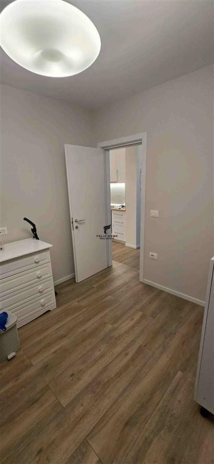 Tirane, jepet me qera apartament 2+1 Kati 3, 75 m² 820 € (MYSLYM SHYRI)