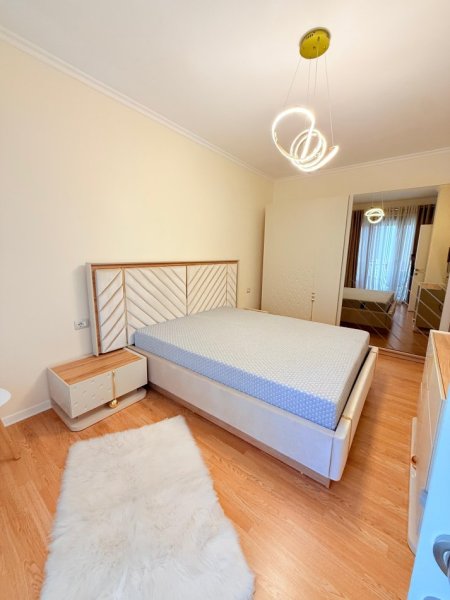 Tirane, jepet me qera apartament 2+1 , 85 m² 1.200 € (rruga e Kosovareve)