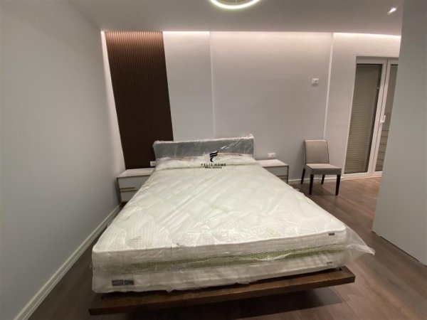 Tirane, jepet me qera apartament 2+1 Kati 5, 108 m² 800 € (LIQENI I THATE)