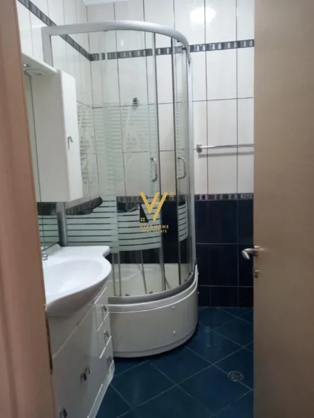 Tirane, jepet me qera apartament 2+1+Ballkon Kati 6, 110 m² 600 € (BULEVARDI GJERGJ FISHTA)