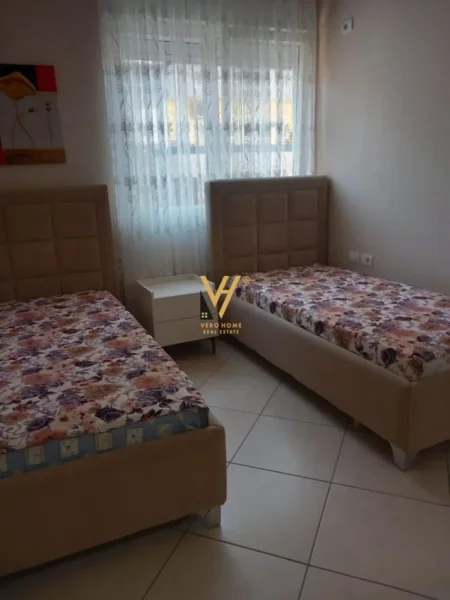 Tirane, jepet me qera apartament 2+1+Ballkon Kati 6, 110 m² 600 € (BULEVARDI GJERGJ FISHTA)