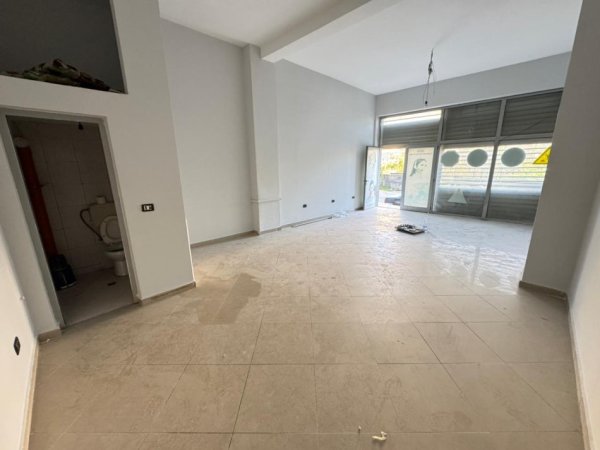 Tirane, jepet me qera dyqan Kati 0, 45 m² 300 € (RRUGA LORI LIGORI)