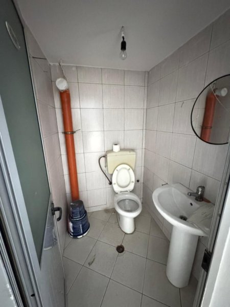 Tirane, jepet me qera dyqan Kati 0, 45 m² 300 € (RRUGA LORI LIGORI)