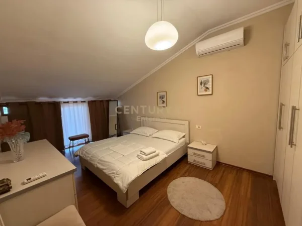 Tirane, jepet me qera apartament 1+1 Kati 4, 59 m² 500 € (Ambasada Amerikane)