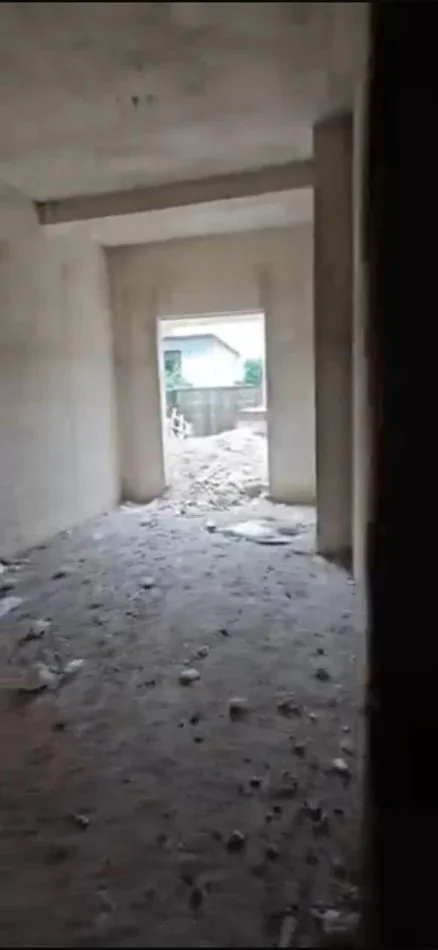 Tirane, shes apartament 2+1+Ballkon Kati 0, 91 m² 140.000 € (Univers City)