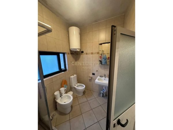 shes Vile 3 Katshe Kati 4, 580 m² 900.000 € (Kinostudio)