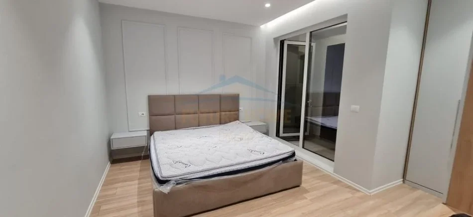 Tirane, jepet me qera apartament 2+1 Kati 2, 105 m² 800 € (Rruga Jordan Misja)