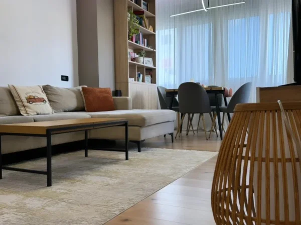 Tirane, jepet me qera apartament 1+1 Kati 7, 63 m² 600 € (21 DHJETORI)
