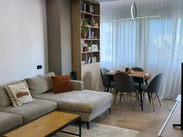 Tirane, jepet me qera apartament 1+1 Kati 7, 63 m² 600 € (21 DHJETORI)