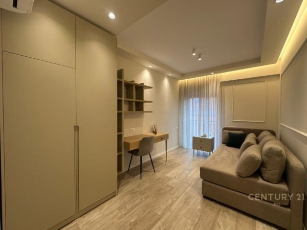 Tirane, jepet me qera apartament 2+1 Kati 3, 90 m² 1.200 € (Rr. e Kavajes)