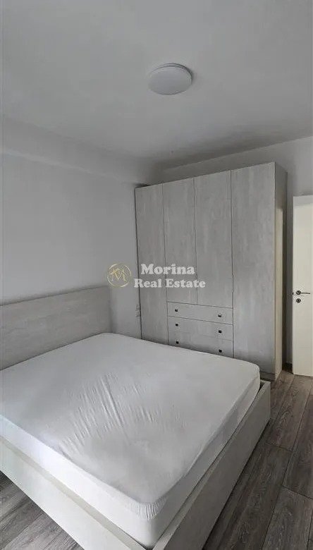 Tirane, jepet me qera apartament 2+1 Kati 3, 89 m² 670 € (Rruga Hamdi Sina)