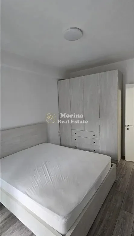 Tirane, jepet me qera apartament 2+1 Kati 3, 89 m² 600 € (Rruga Hamdi Sina)