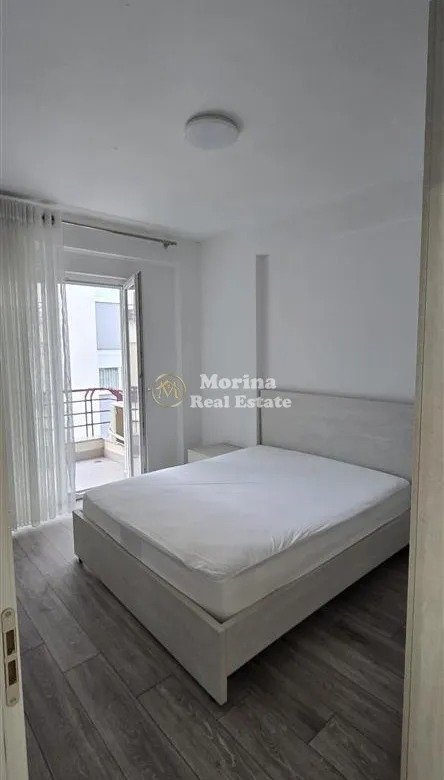 Tirane, jepet me qera apartament 2+1 Kati 3, 89 m² 670 € (Rruga Hamdi Sina)