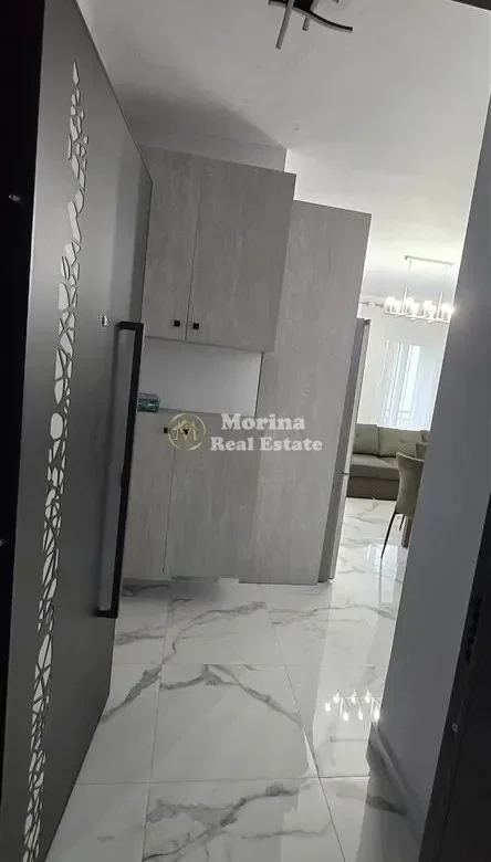 Tirane, jepet me qera apartament 2+1 Kati 3, 89 m² 600 € (Rruga Hamdi Sina)