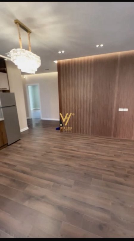 Tirane, shitet apartament 2+1+Ballkon Kati 2, 120 m² 210.000 € (KOPSHTI BOTANIK)