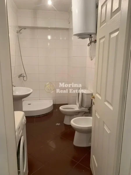 Tirane, jepet me qera apartament 1+1+Ballkon Kati 6, 80 m² 500 € (Don Bosko)