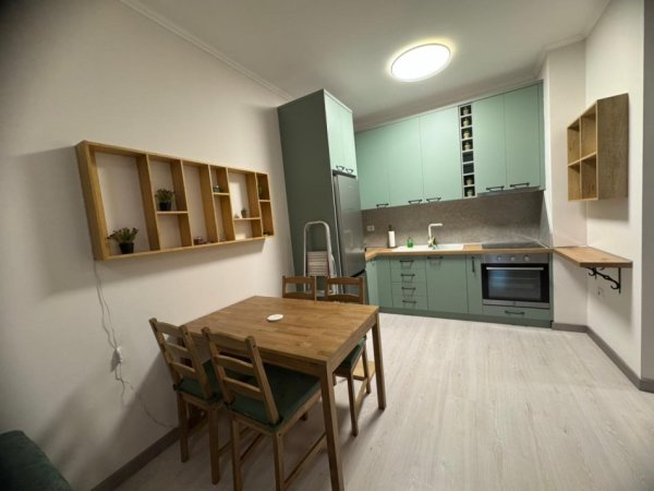Tirane, jepet me qera apartament 1+1+Aneks+Ballkon Kati 5, 720 € 