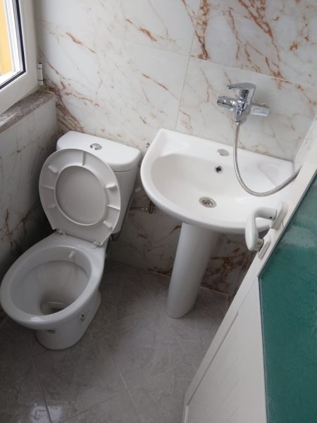 Tirane, jepet me qera garsonier Kati 2, 33 m² 270 € (SHKOZE)