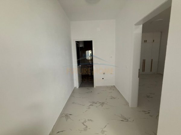 Pogradec, jepet me qera shtepi 1+1 Kati 1, 65 m² 180 € (Përroi i Çaprazit)