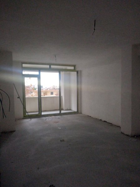 Tirane, shitet apartament 1+1 Kati 3, 101.500 € 