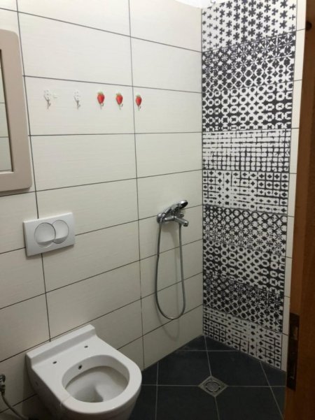 !!Dhene!!Durres, jepet me qera ambjent biznesi Kati 0, 50 m² 360 € (Bulevard)