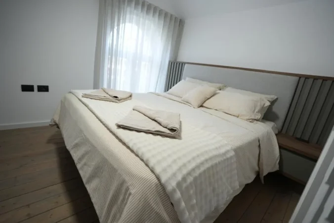 Elbasan, jepet me qera Vile , 450 m² 2.500 € (KRAHAS ELBASANIT)