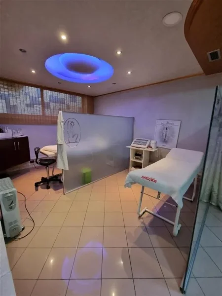 Tirane, jepet me qera ambjent biznesi Kati 0, 130 m² 1.300 € (Rruga e Durrësit)