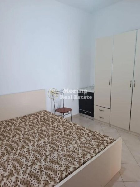 Tirane, jepet me qera shtepi 1+1 Kati 1, 40 m² 250 € (Rruga 5 Maji)