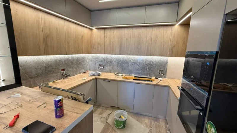Tirane, shes apartament 2+1+Ballkon Kati 7, 110 m² 245 lek (Rruga Njazi Meka)