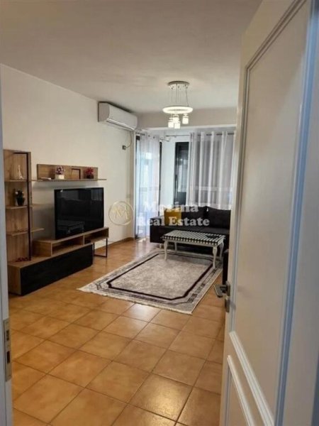 Tirane, jepet me qera shtepi 2+1 Kati 1, 100 m² 450 € (Rruga Besim Alla)