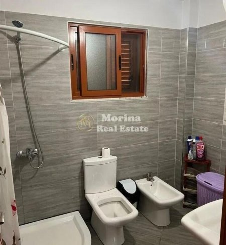 Tirane, jepet me qera Vile 3+1 Kati 3, 100 m² 400 € (Rruga Teodor Keko)