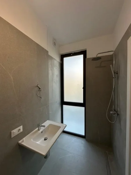 Tirane, shitet apartament 3+1+Aneks+Ballkon Kati 4, 191 m² 640.000 € (Rruga Kosovareve)