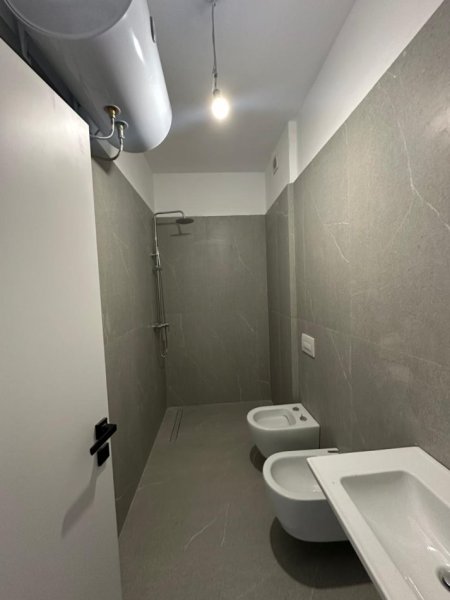 Tirane, shitet apartament 3+1+Aneks+Ballkon Kati 4, 191 m² 640.000 € (Rruga Kosovareve)