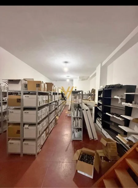 Tirane, jepet me qera ambjent biznesi Kati 0, 100 m² 700 € (ASTIR)