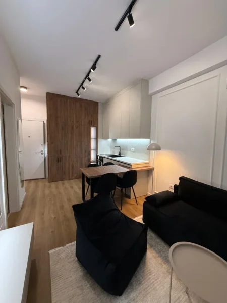 Tirane, jepet me qera apartament 1+1+Ballkon Kati 5, 65 m² 500 € (Kompleksi Kadiu, Ali Demi, Tiranë)