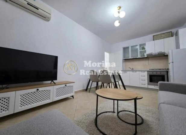 Tirane, jepet me qera apartament 1+1 Kati 4, 65 m² 650 € (Ish Ekspozita)
