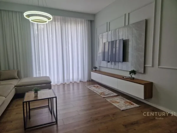Tirane, shes apartament 1+1 Kati 1, 88 m² 195.000 € (Pazari i Ri)