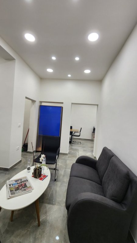 Tirane, shitet , 490.000 € 