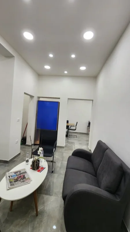 Tirane, shitet , 490.000 € 