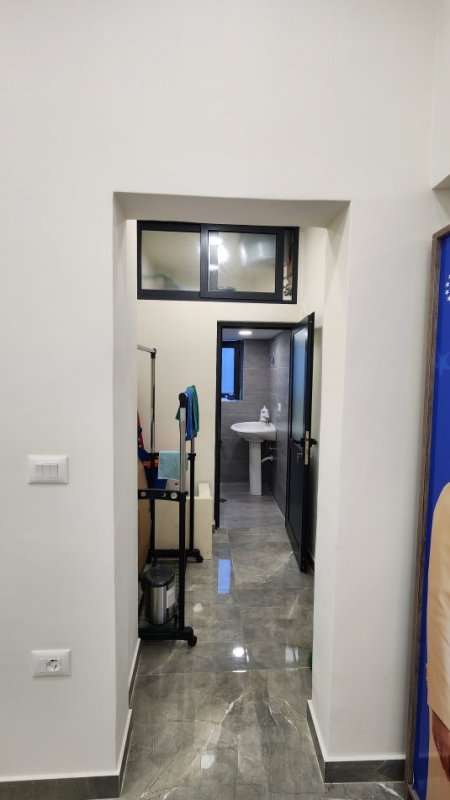 Tirane, shitet , 490.000 € 