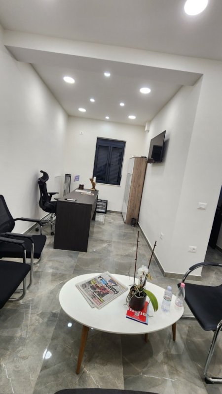 Tirane, shitet , 490.000 € 